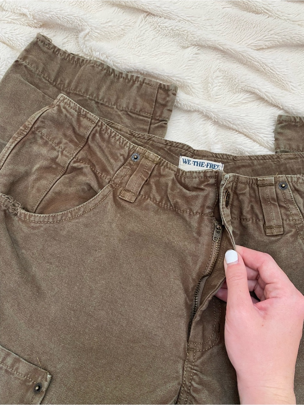 We The Free Cropped Cargo Pants brown workwear style Sz 6 - Picture 6 of 8